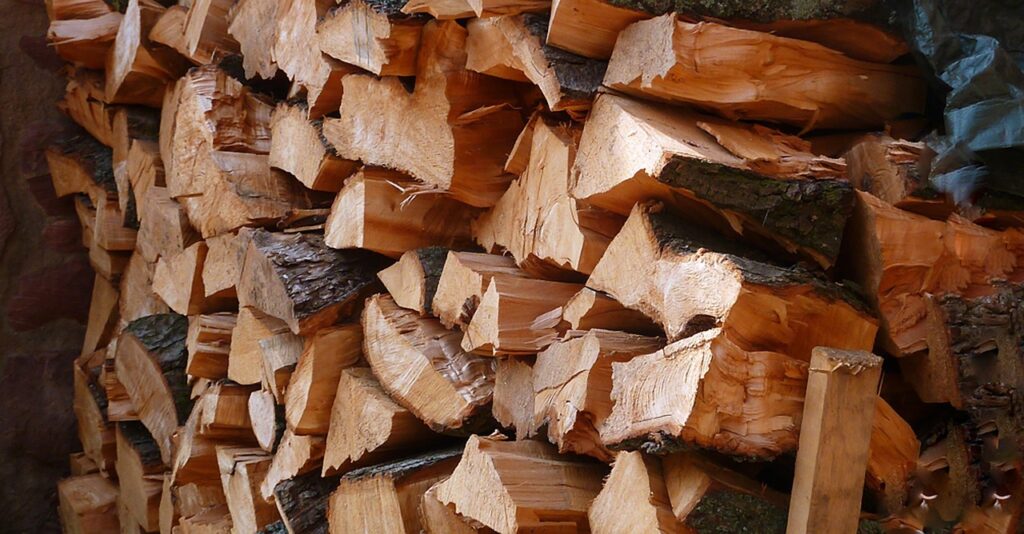 wood, firewood, pile of wood-2042356.jpg